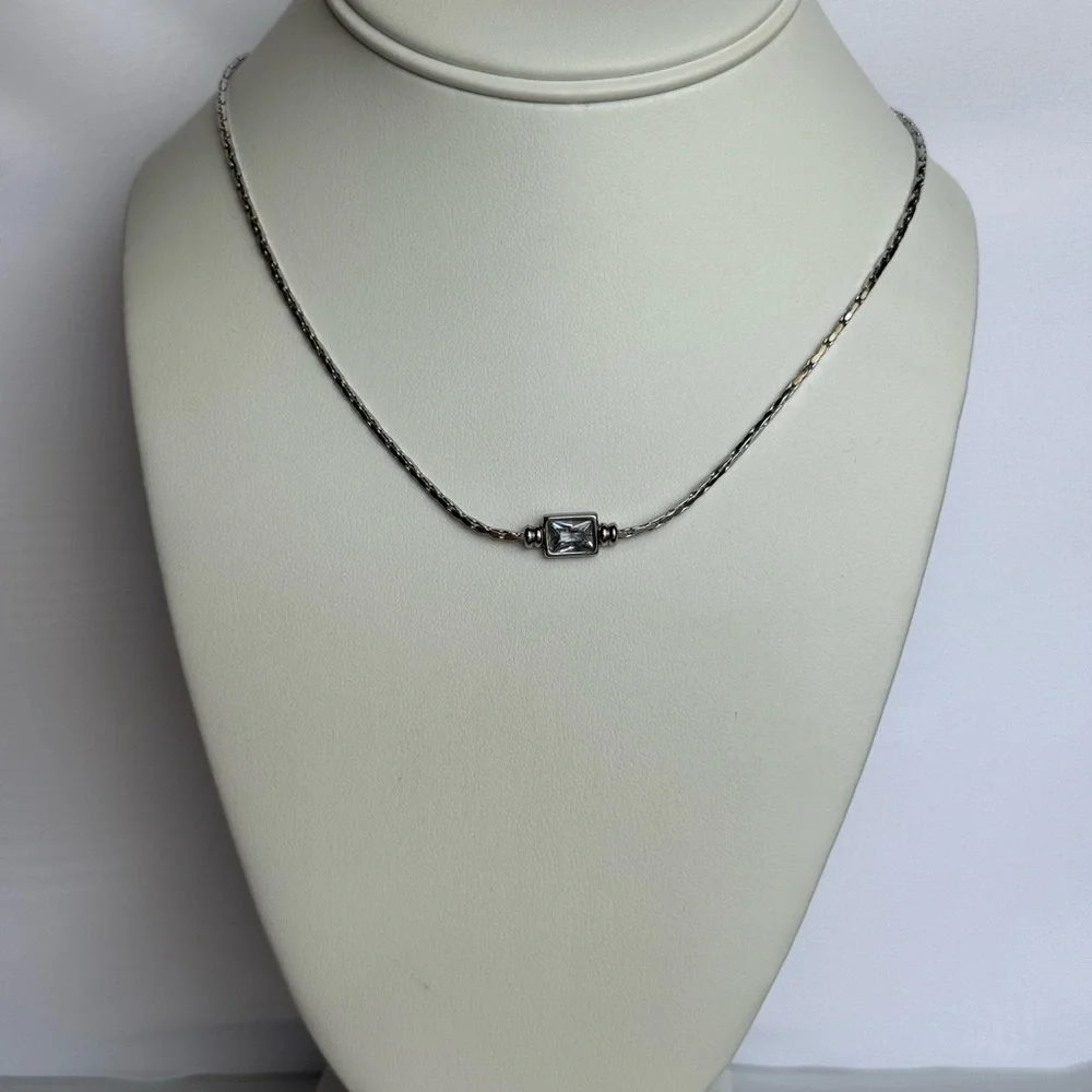 Elegant Gold or Silver Necklace with Square Pendant